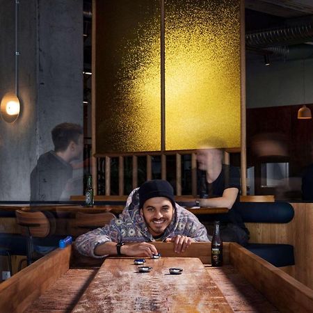 Lylo Auckland Hotel Exterior photo A sushi chef at work